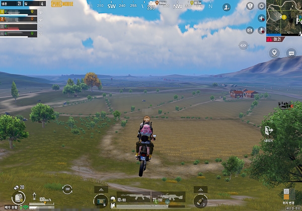 크래프톤 주가, 지금 사도 될까? 에스파와 포르쉐를 보고 24만 원에 매수한 이유 2 배틀그라운드 모바일 오토바이 주행 게임 플레이 화면