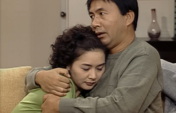 주식 매매 후 지쳐서 멍하니 앉아있는 박영규 부부